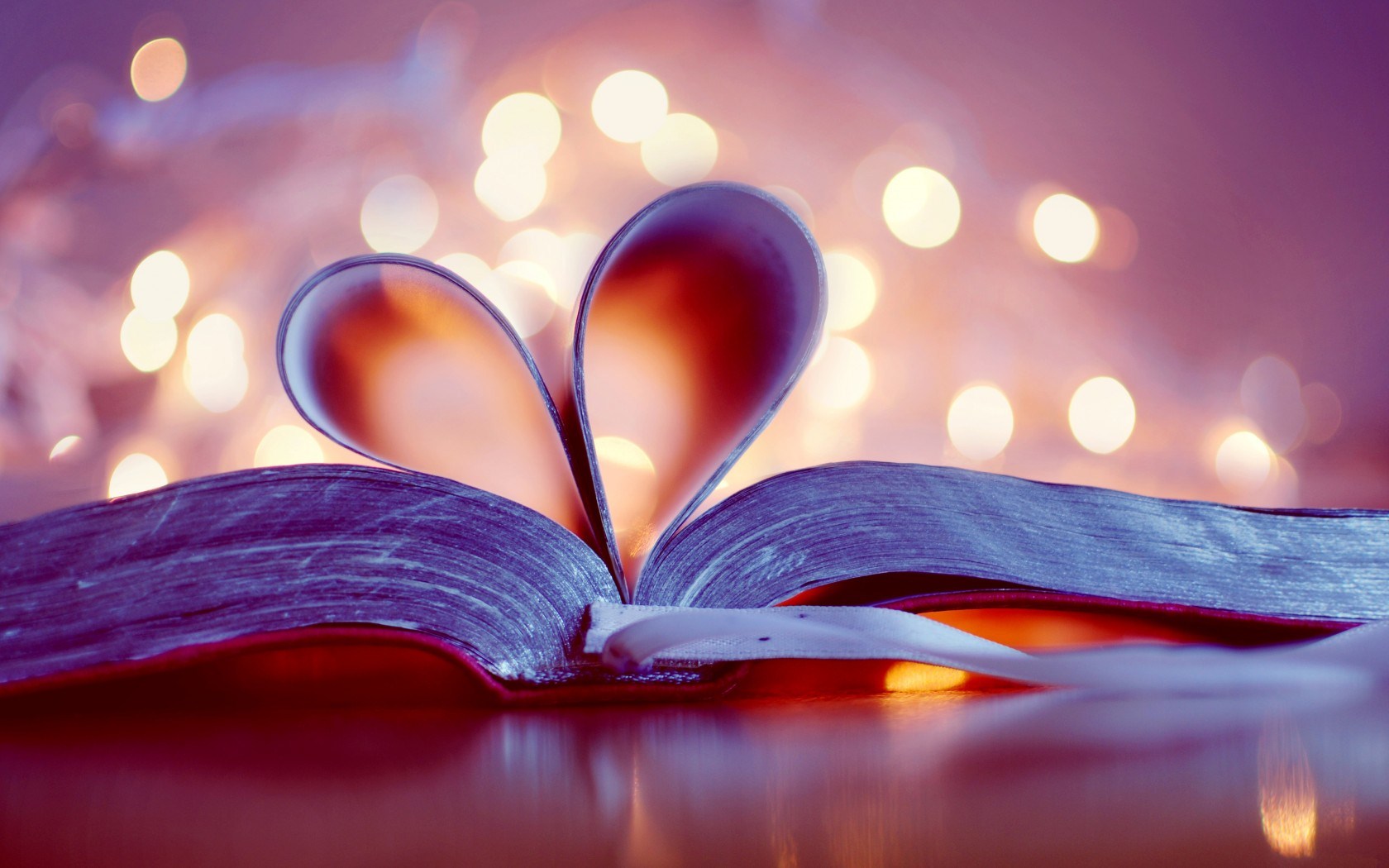 การอ่านหนังสือนิยายรักโรแมนติกมีความสนุกอย่างไร