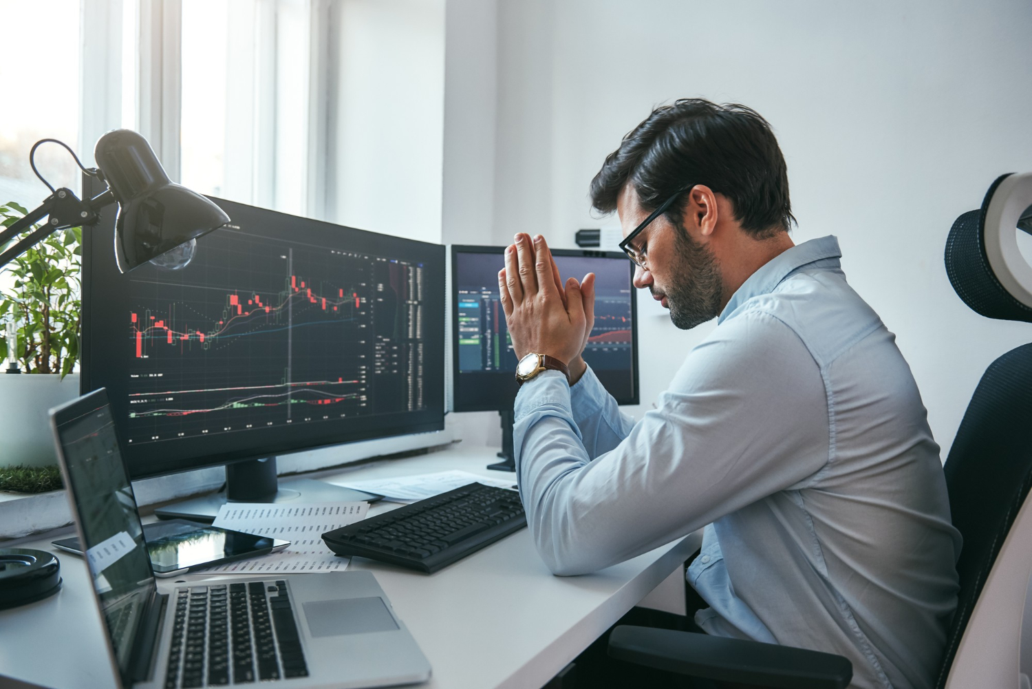 Risk Management for Forex Traders: Position Sizing and Stop Losses
